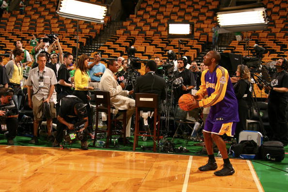 国安1-1憾平成都2轮不胜！法比奥点射恩加德乌染红，双方爆发冲突.