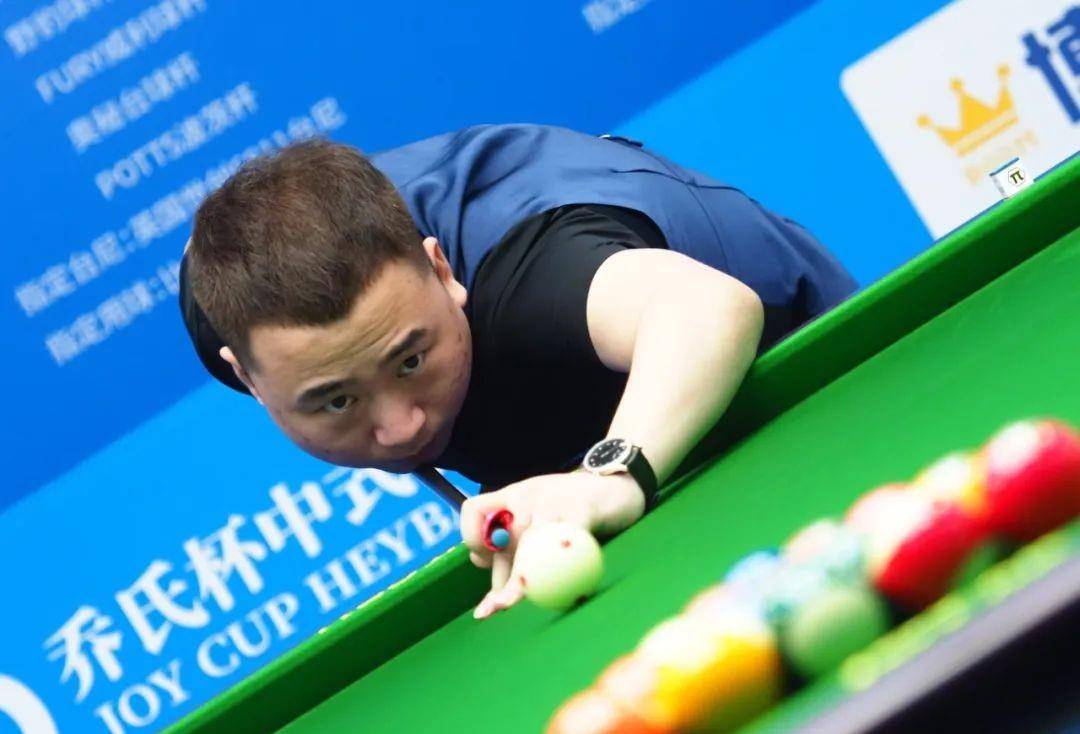 她在本轮比 她在本轮比